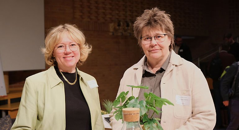 Landshövding Helena Höij och Marit Ragnarsson, processledare på Länsstyrelsen i Dalarnas län under konferensen. 
