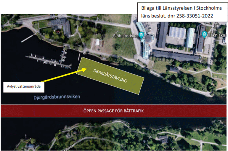 Kartbild över Djurgårdsbrunnsviken som visar avlyst vattenområde för drakbåtstävling samt öppen passage för båttrafik. 