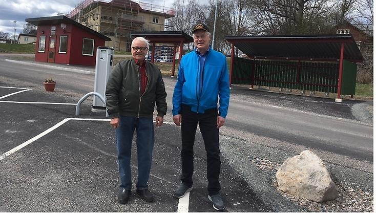 Göran Forsén och Leif Källman vid Svärdsjö tankställe. Foto: Länsstyrelsen i Dalarnas län