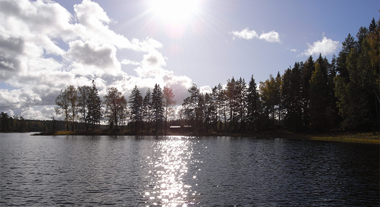 Solglitter i vattnet vid Janssons udde på Värö.