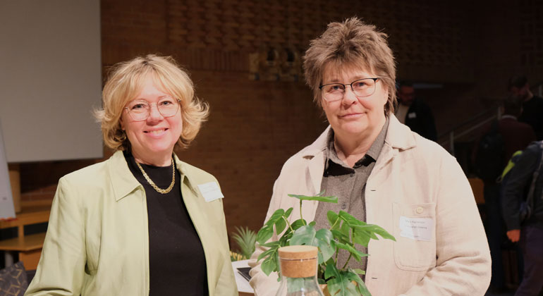 Landshövding Helena Höij och Marit Ragnarsson, processledare på Länsstyrelsen i Dalarnas län under konferensen. 