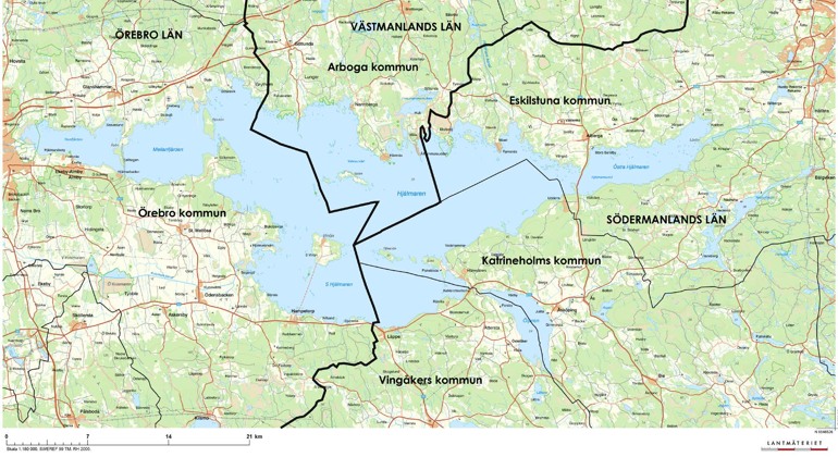 Karta över Hjälmaren med omgivande kommuner och län.
