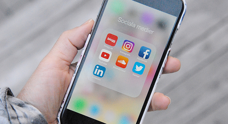 Smartphone med sociala medier appar