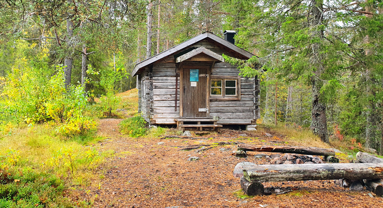 Bilden visar kojan vid Lundsjön. Foto: Länsstyrelsen Norrbotten