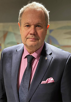 Porträttbild på länsöverdirektör Jörgen Peters