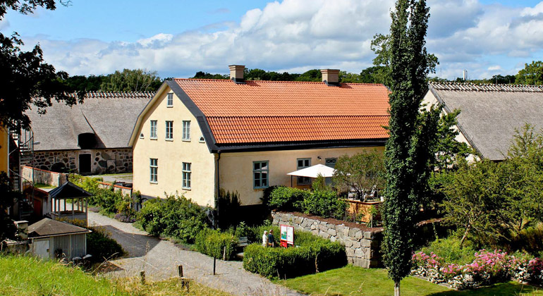 Förvaltarebostaden och uthuslängorna, Sölvesborg