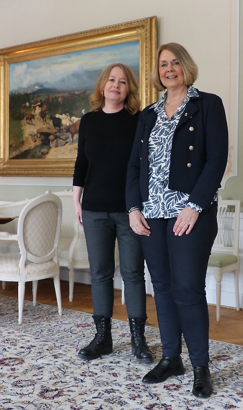 Åsa Lindeborg på Discovery Channel och Marita Ljung står i en av salarna på residenset.
