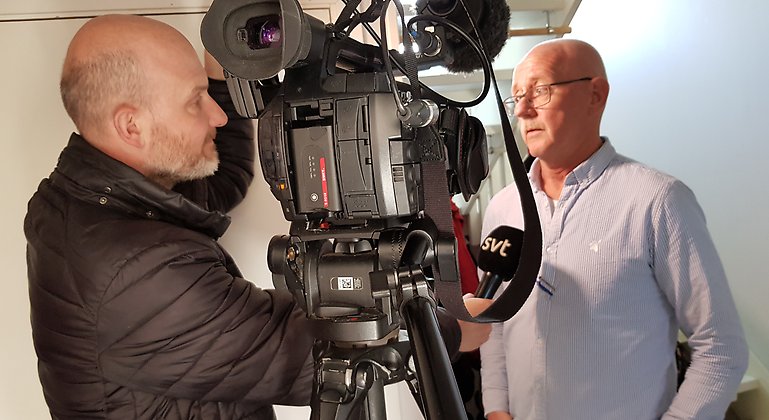 SVT-journalisten Patrik Widegren intervjuar Region Gotlands beredskapschef Christer Stoltz under Krisberedskapsveckan 2019.