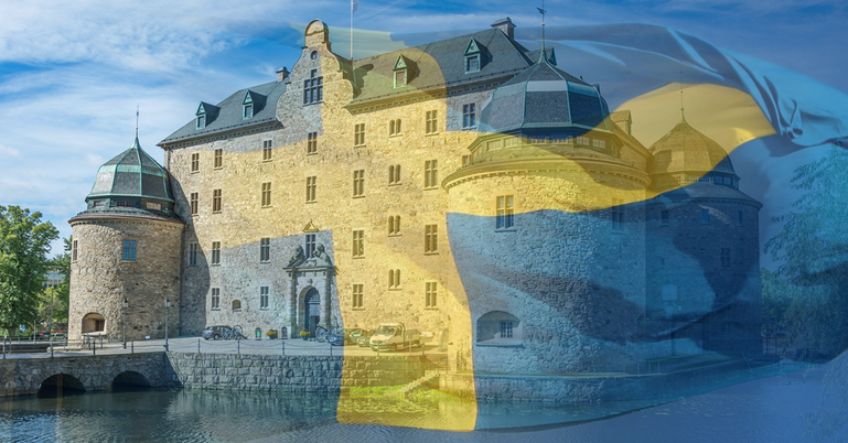 Örebro slott med den svenska flaggan