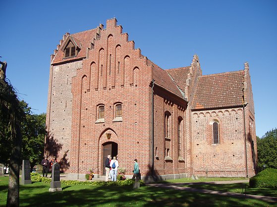 Gumlösa kyrka, Nordens möjligen äldsta tegelkyrka.