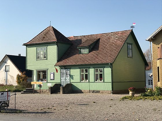 Önneköps torg och lanthandelsmuseum.